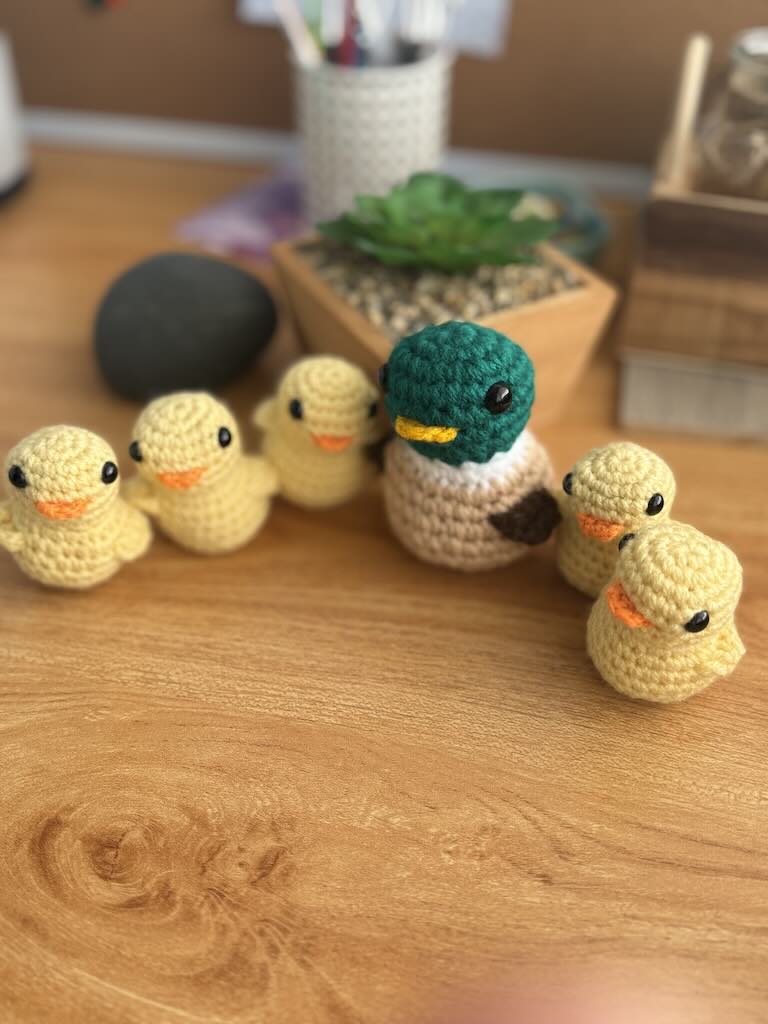 handmade mama duck with 5 ducklings