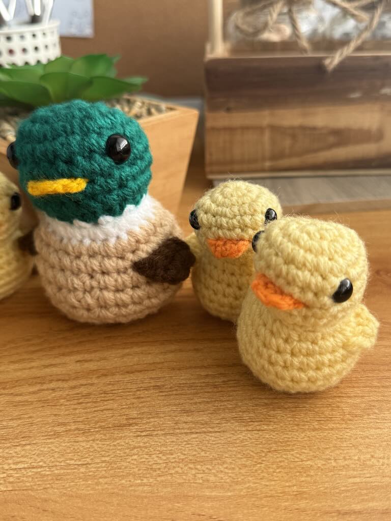 handmade mama duck with 5 ducklings