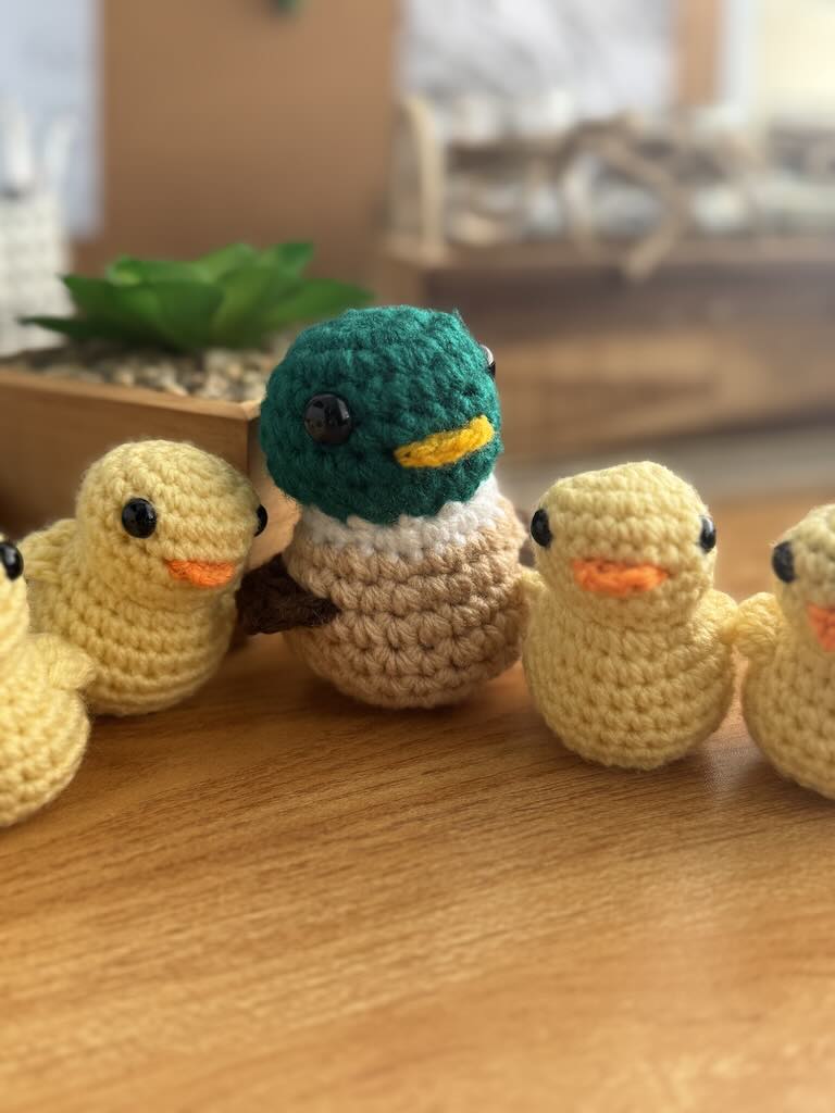 handmade mama duck with 5 ducklings